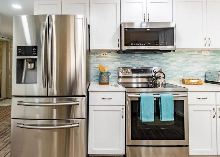 Apartment Bristol 1107-beachfront Updated On-site Restaurants Sleeps 9