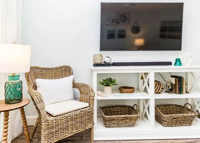 Bristol 1107-beachfront Updated On-site Restaurants Sleeps 9